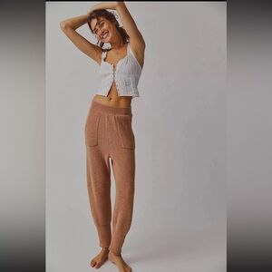 Free People C.O.Z.Y. Waffle Knit Joggers in Cafe Cream Tan Size Small $88 Retail